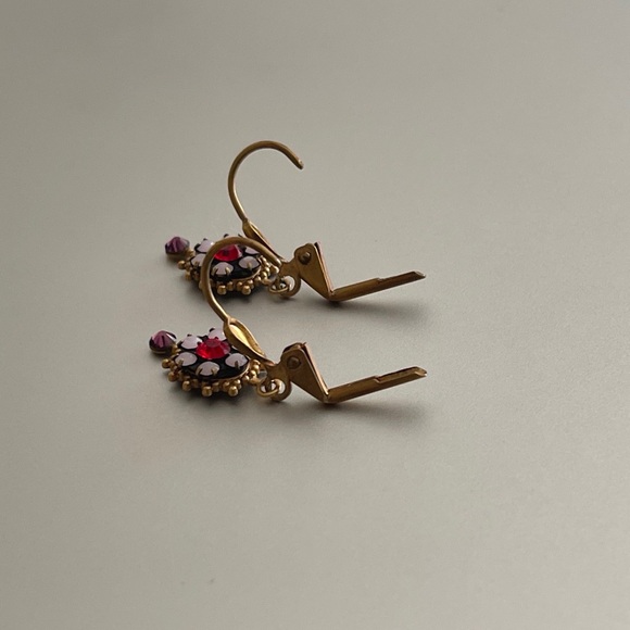 Leverback drop earrings. - Picture 6 of 7